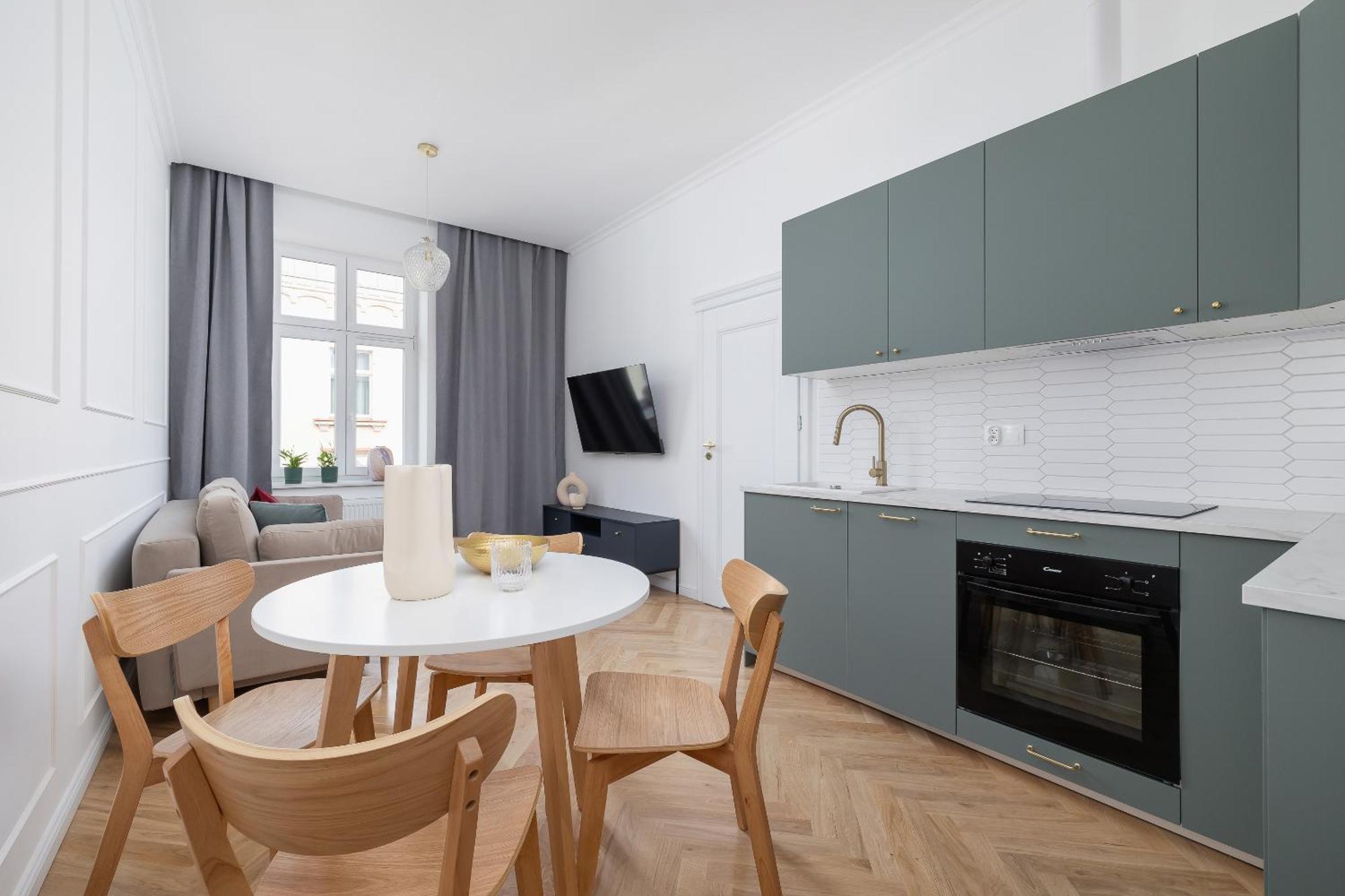 Apartment 4-bedroom - Private Sauna - Wielopole 7 *